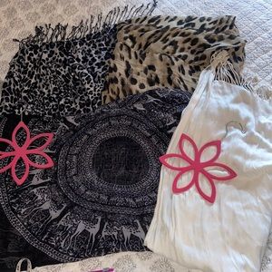 Scarf bundle with scarf hangers